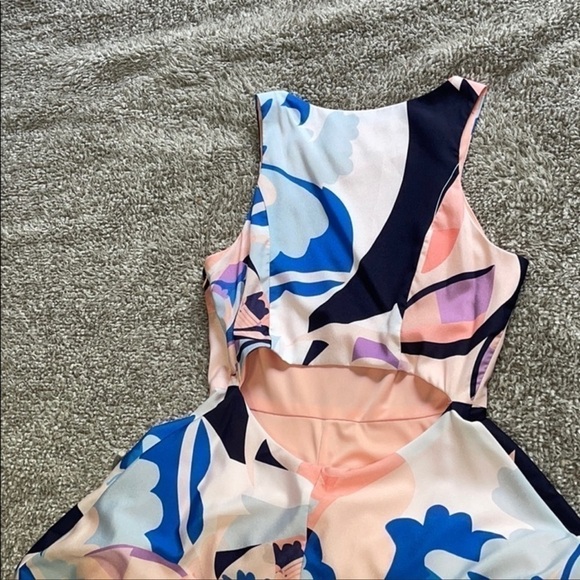 Nicole Miller Women's High-Low Cutout Back Dress - Picture 5 of 7